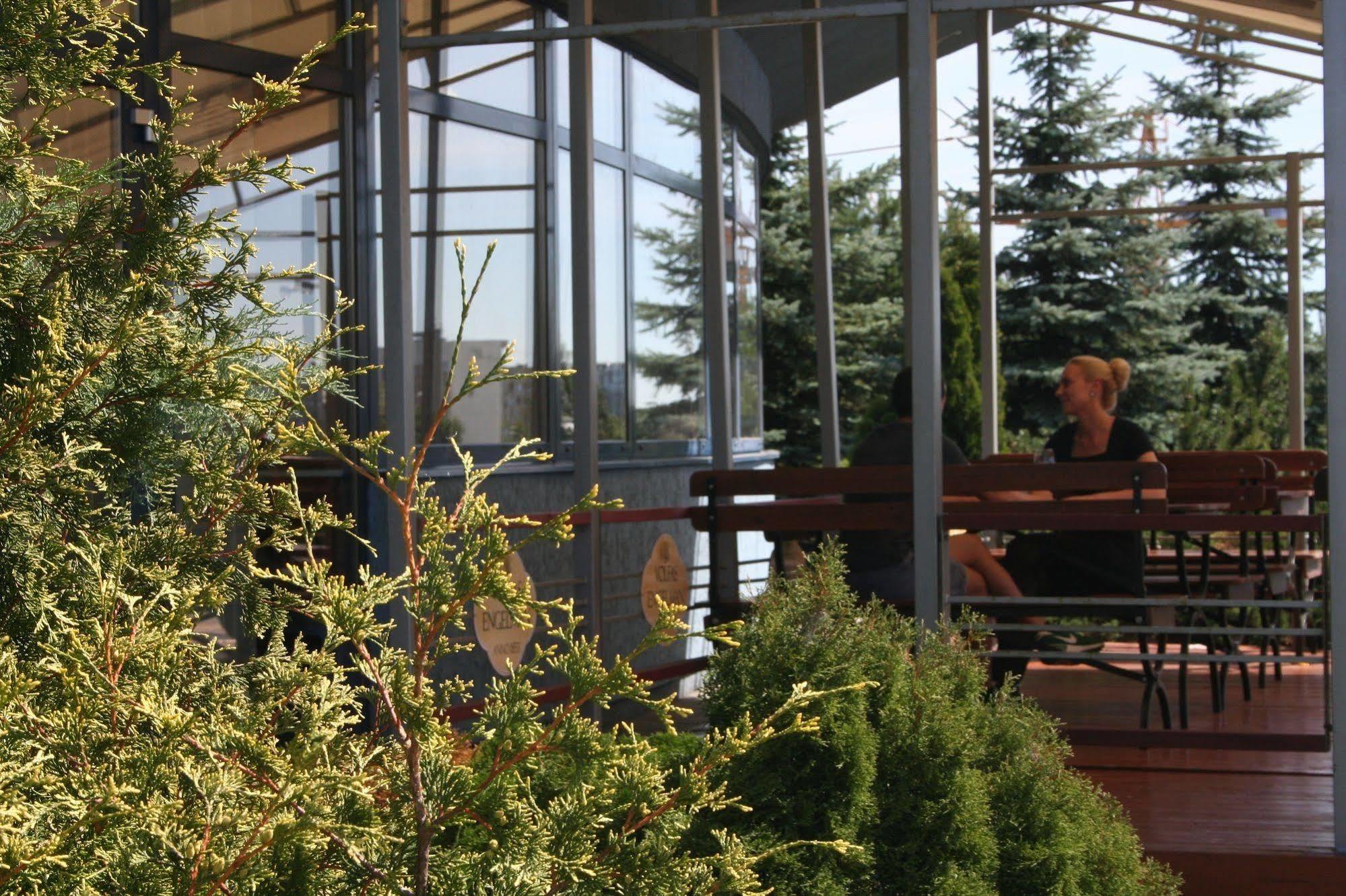 Green Park Hotel VNO Kültér fotó