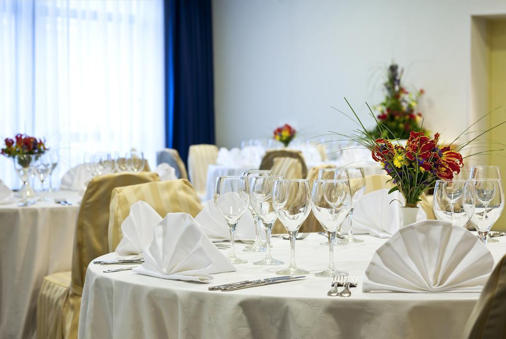 Green Park Hotel VNO Kültér fotó